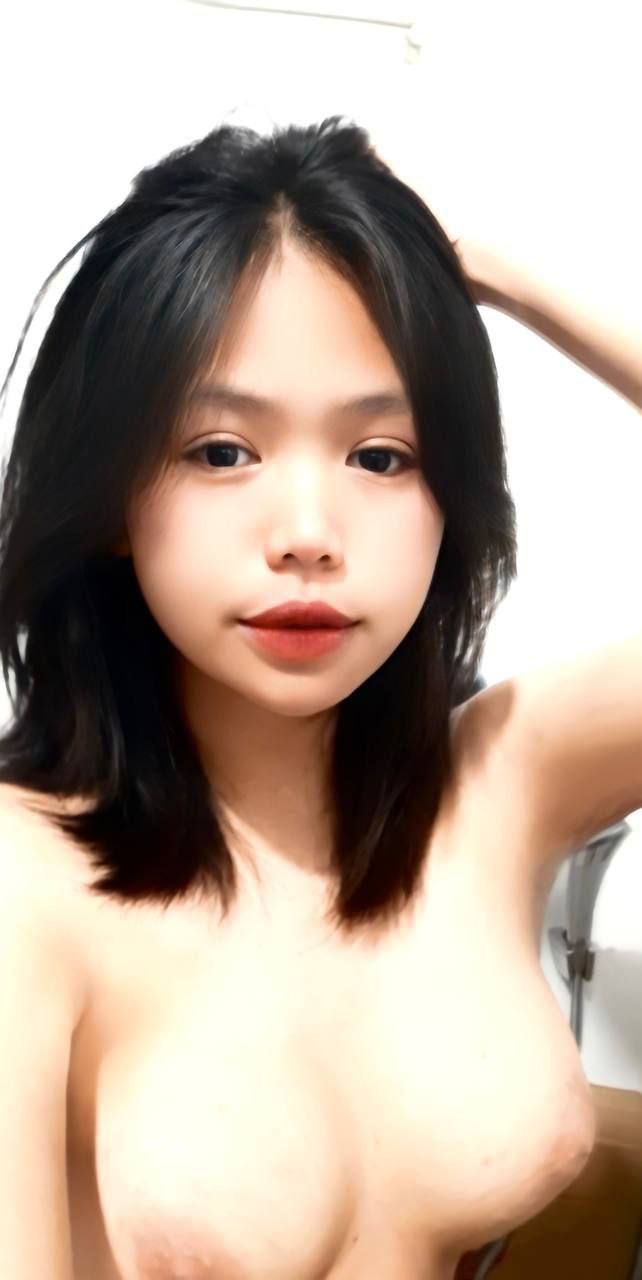 Cậu thanh niên phải lòng cô giáo nhưng rồi bố anh lại tái hôn với cô ấy…